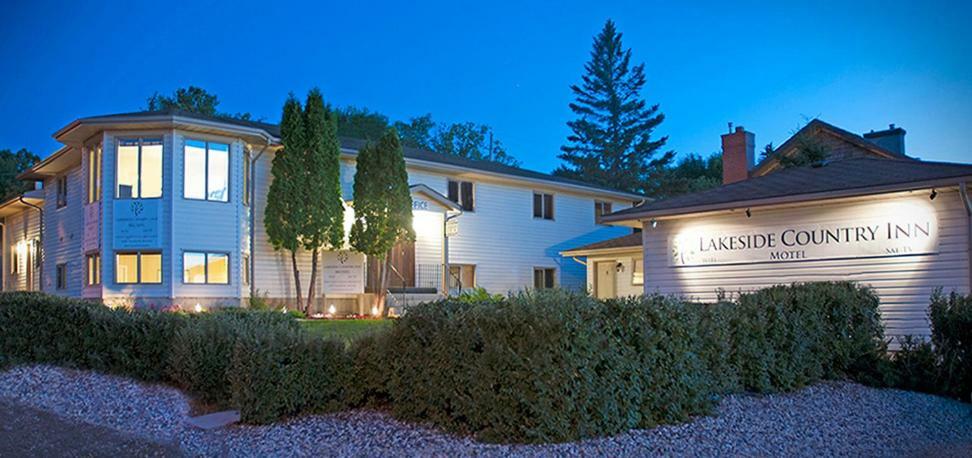 Lakeside Country Inn Manitou Beach エクステリア 写真